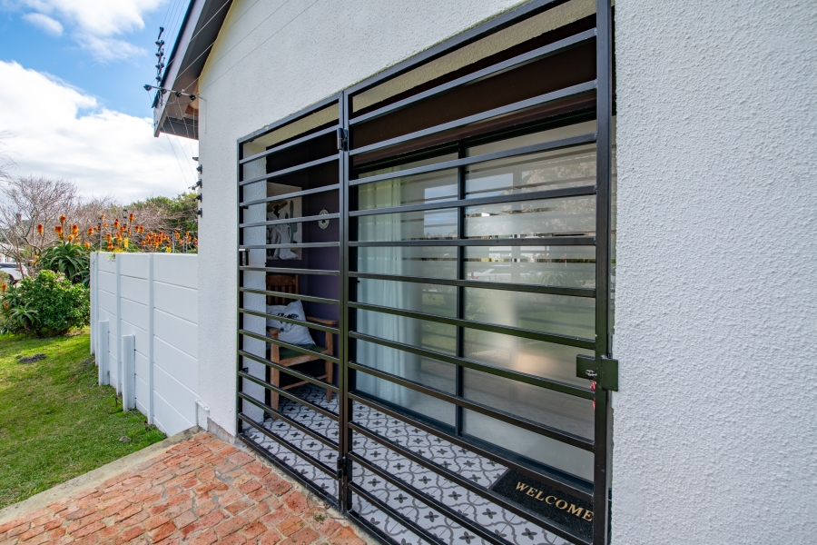 2 Bedroom Property for Sale in Pringle Bay Western Cape